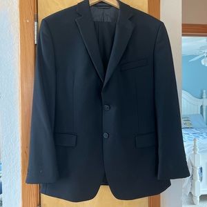 Men’s Blk Calvin Klein suit,38 short/worn once/dry cleaned/jacket fully lined